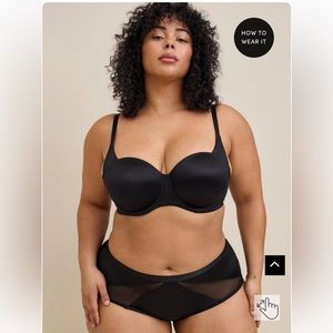 🆕❤️Torrid- Bombshell Boost Shine Black Straight Back Bra